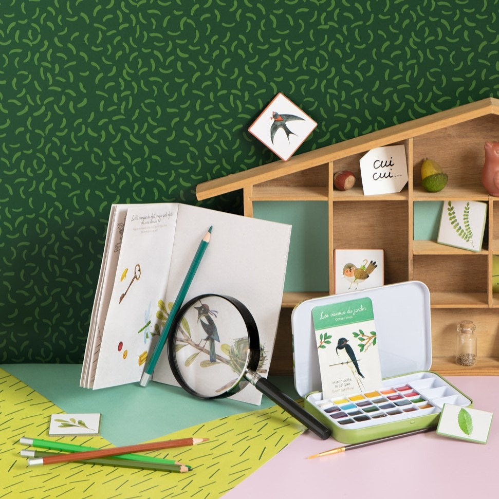 Le Botaniste watercolor set with sketchbook and magnifying glass