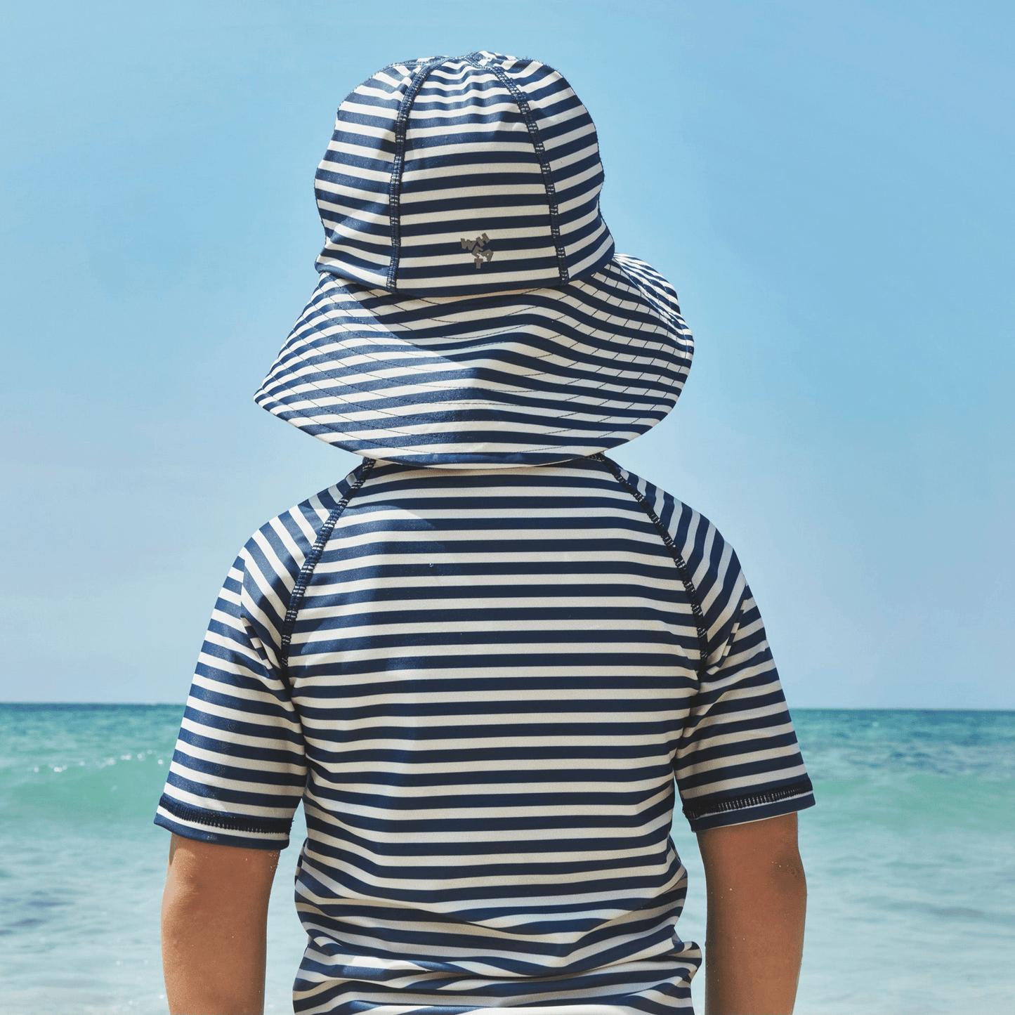 Chapeau anti-UV Bora à rayures bleues