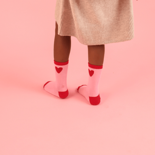 Chaussettes enfant rose et rouge à coeurs