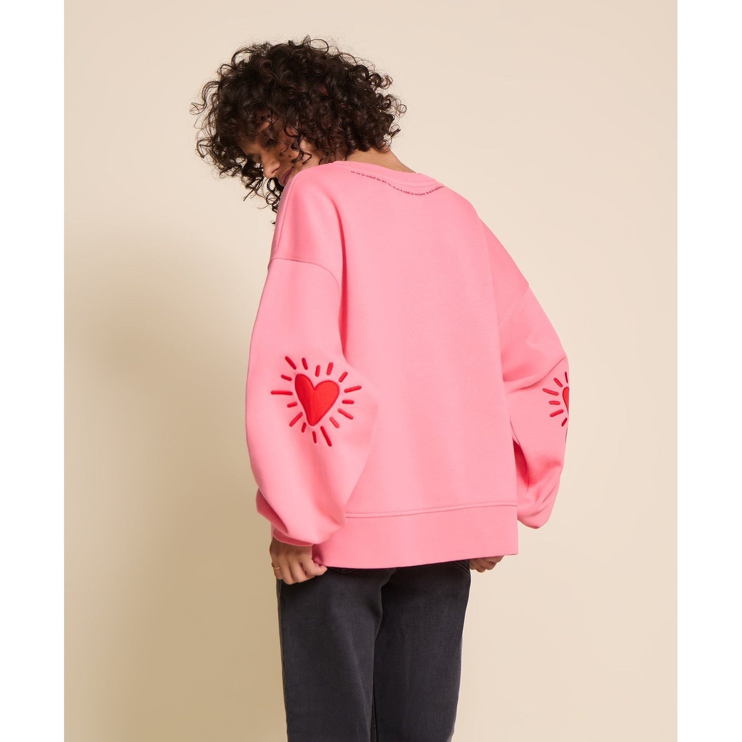 Le sweat Coeur solaire femme avec coudières en coton bio - rose
