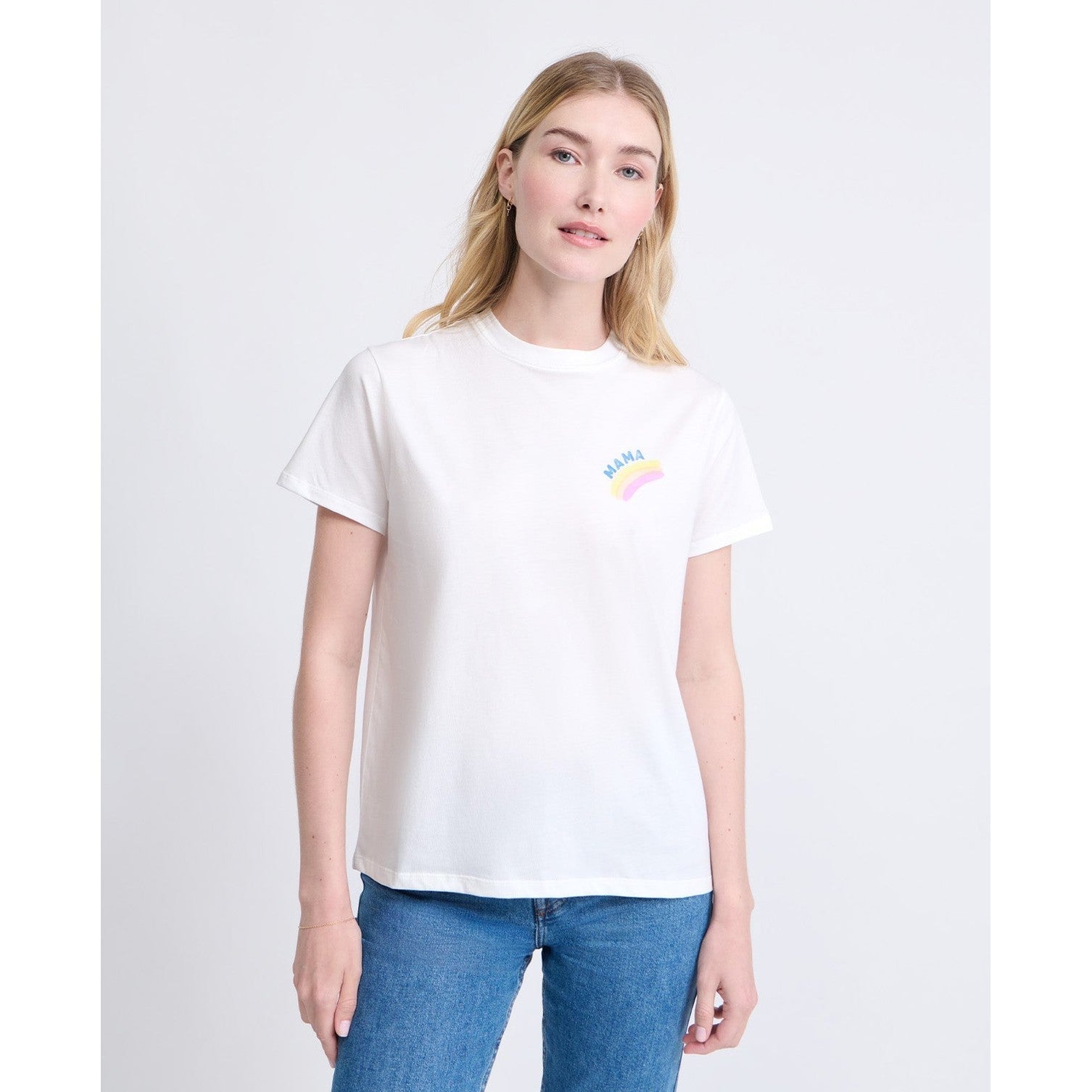 Le t-shirt Mama rainbow en coton bio - blanc