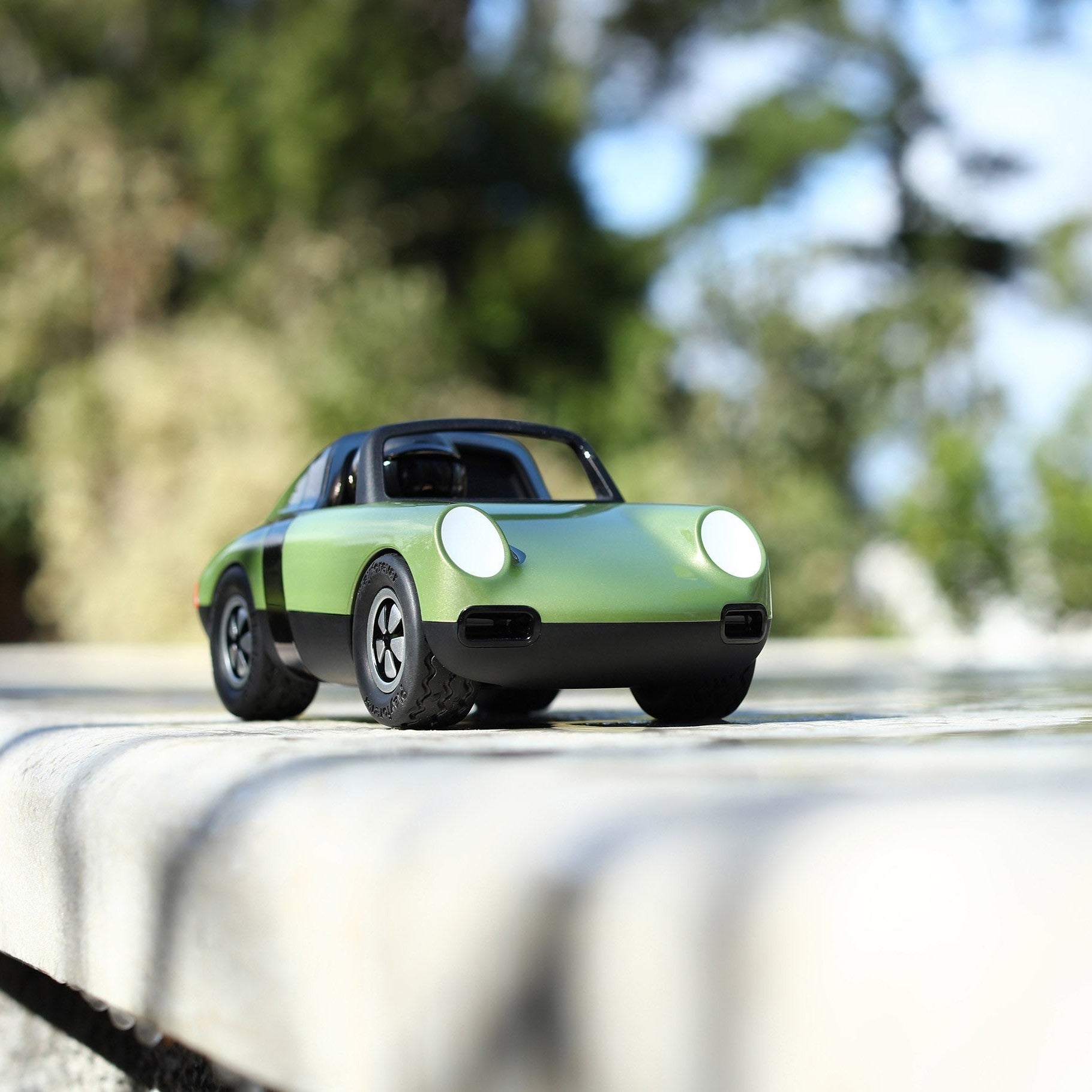 Playforever - Voiture Luft Hopper - Vert Olive/Noir - L.17,5cm