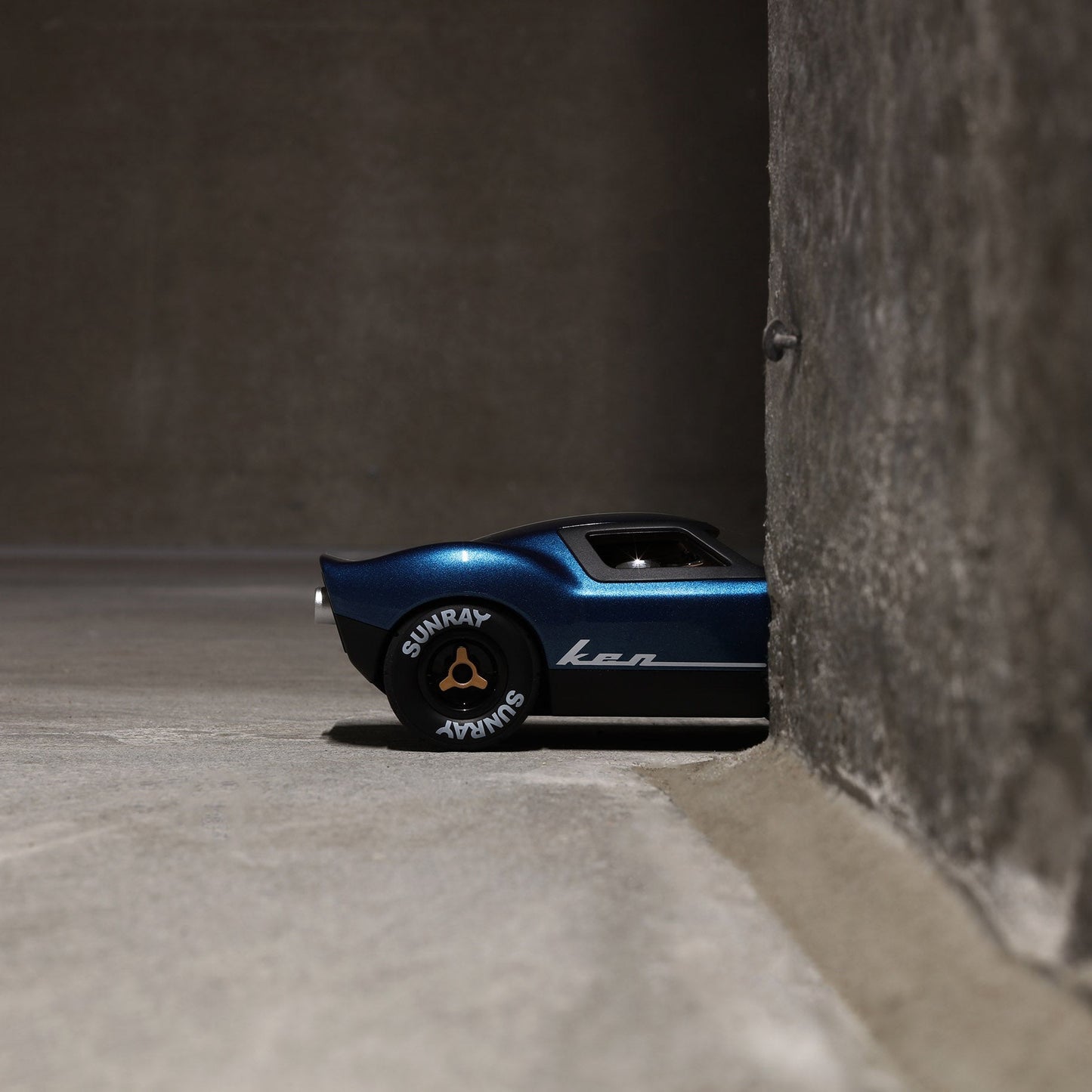 Playforever - Voiture Mini Ken Cash - Bleu/Blanc - L.17,40cm