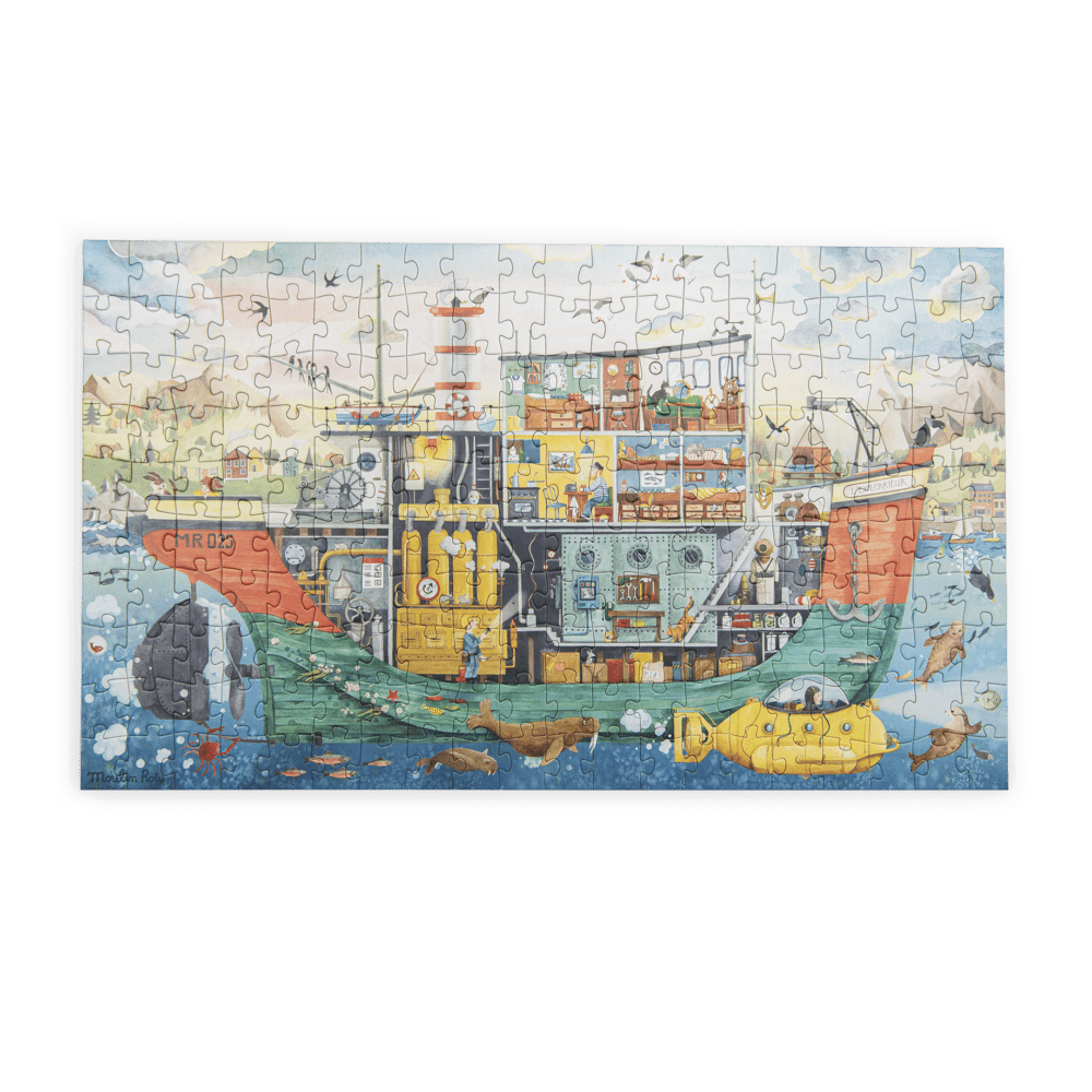 Fully assembled 200-piece cross-section explorer ship puzzle