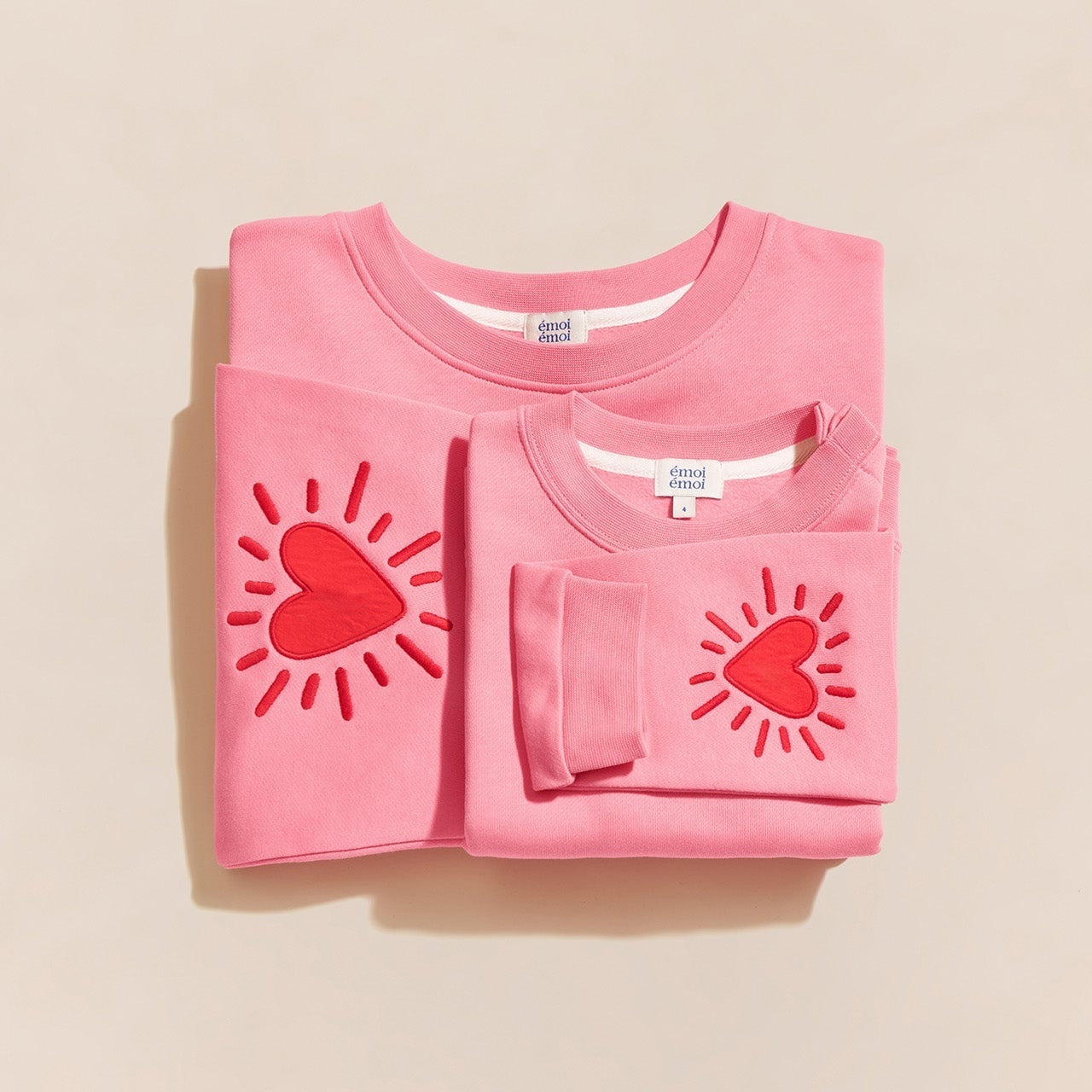 Le sweat Coeur solaire femme avec coudières en coton bio - rose