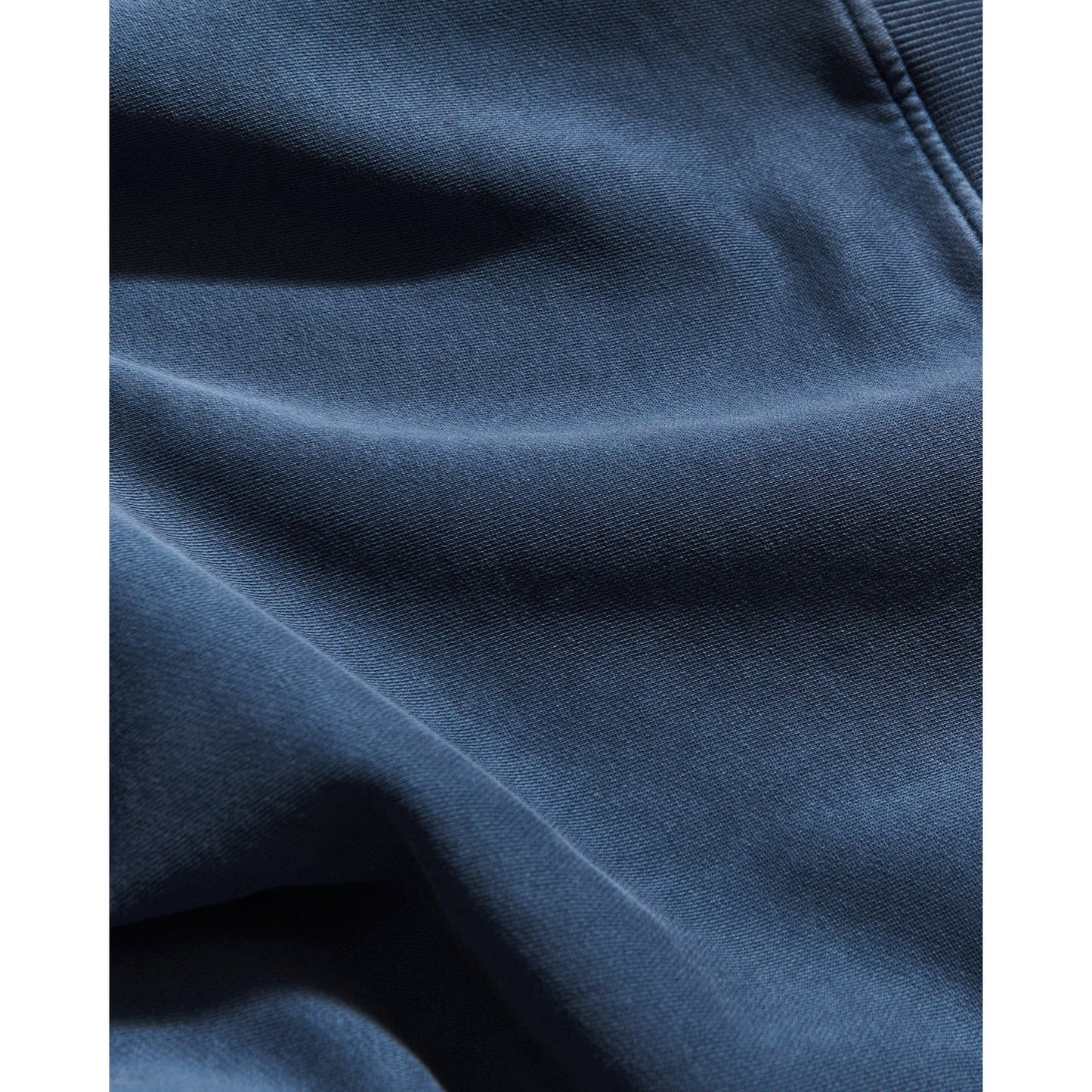 Le sweat L'amour est déclaré enfant - garment dye bleu