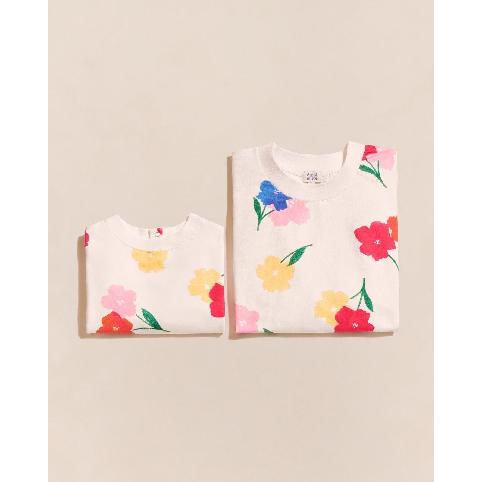 Le sweat Swann en coton bio - Anémones bouquet