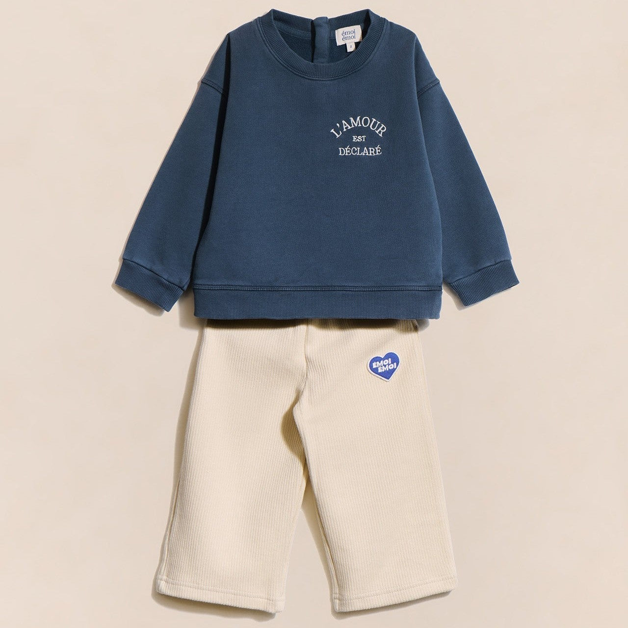 Le sweat L'amour est déclaré enfant - garment dye bleu